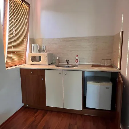 Хотел семеен примо