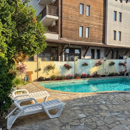 семеен примо Family Primo 3* بريمورسكو